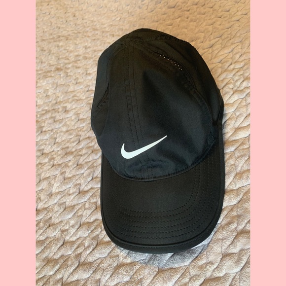 Nike Accessories - Nike Featherlight Dri-Fit Women’s Cap